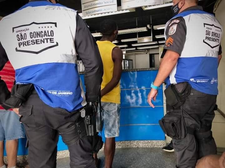 Photo of Homem foragido é preso no centro de Alcântara, em São Gonçalo