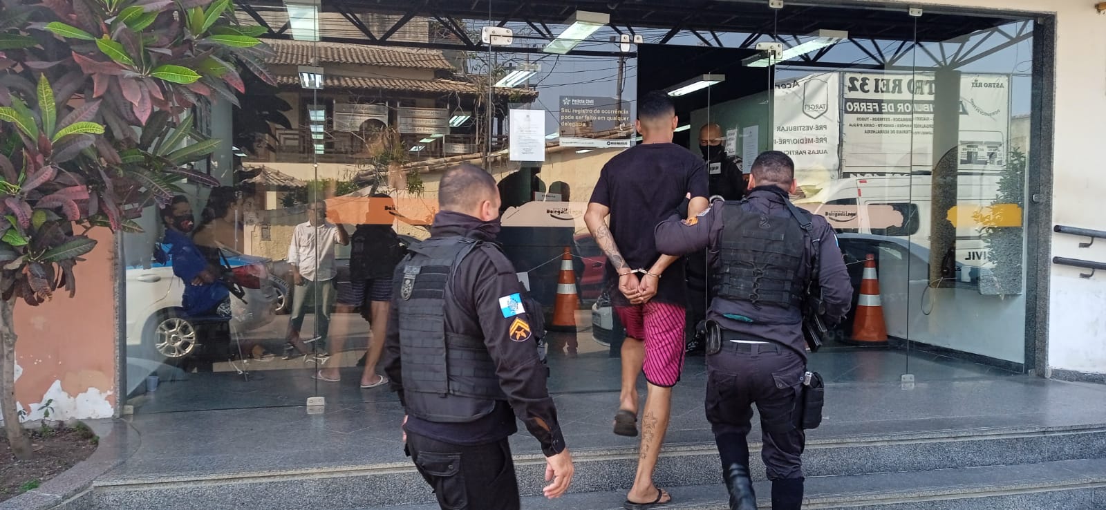 Photo of Homem é preso por tráfico em Maricá BNRJ
