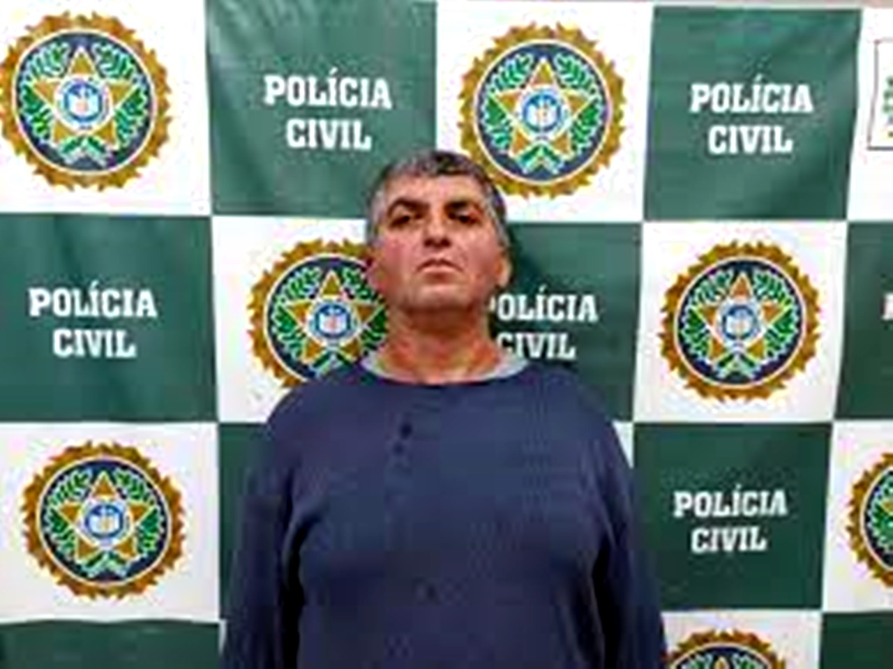 Photo of Polícia prende acusado de matar vizinho por galo cantar “Bolsonaro”  BNRJ
