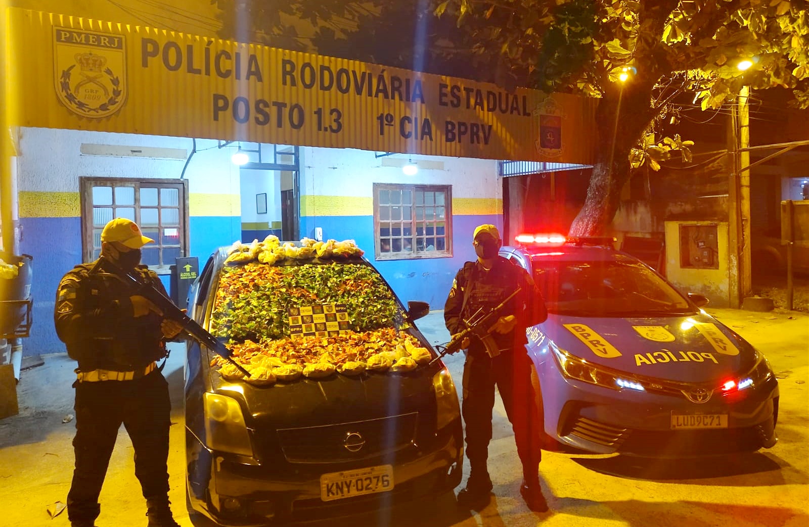 Photo of BPRv, prende traficante do Complexo do Nova Holanda na Via Lagos transportando drogas BNRJ