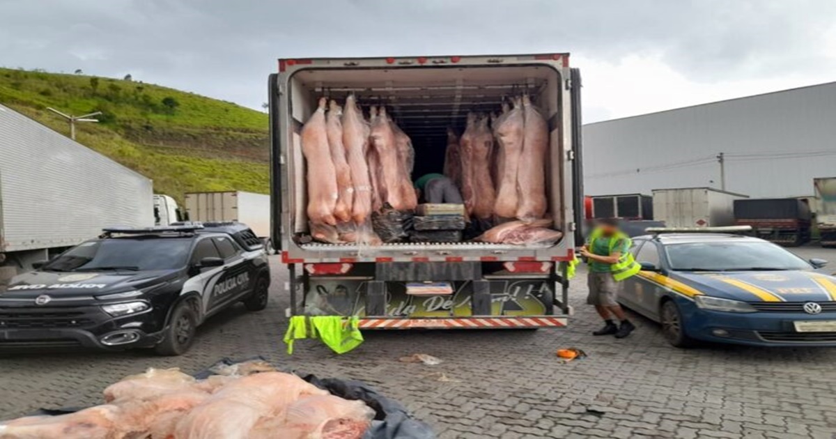 Photo of Barras de maconha com mais de 8 toneladas são apreendidas em caminhões de carne suína  BNRJ