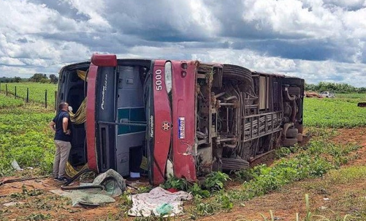 Photo of Empresa de ônibus que tombou e deixou 25 pessoas feridas não podia vender passagens, diz ANTT   banca.com