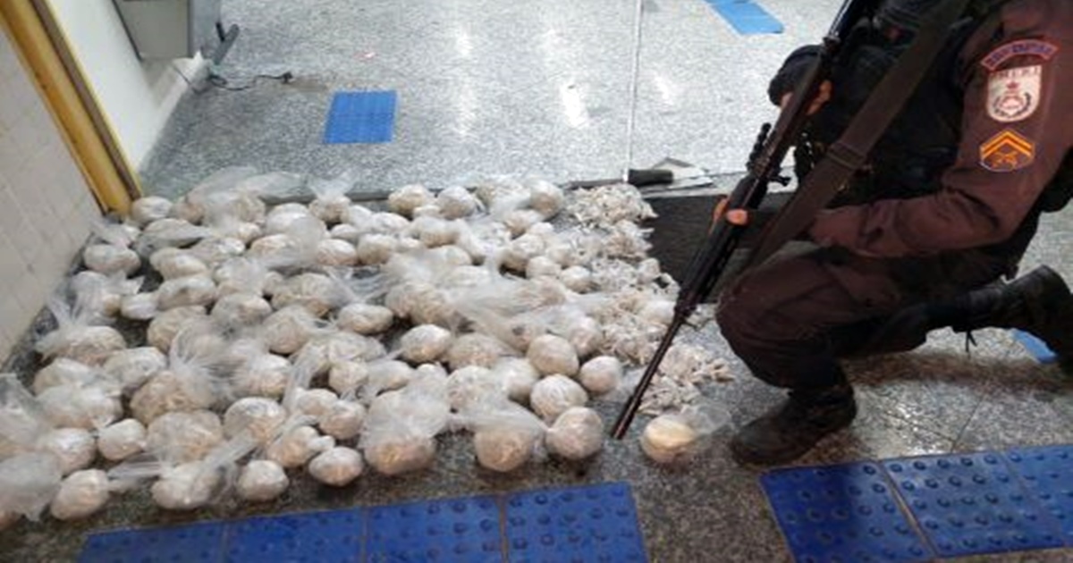 Photo of Mais de 5 mil cápsulas de cocaína são apreendidas pela PM na Região dos alagos  BNRJ