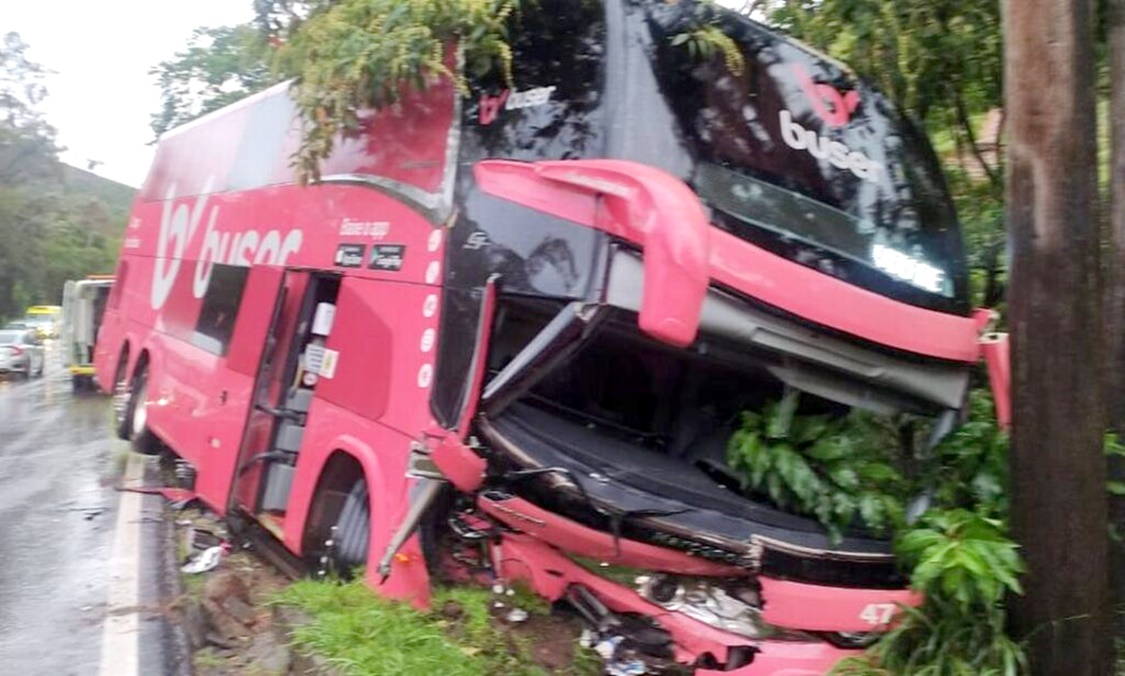 Photo of Ônibus Buser que saiu da Região dos Lagos deixa cinco mortos após colisão na BR-040   banca.com