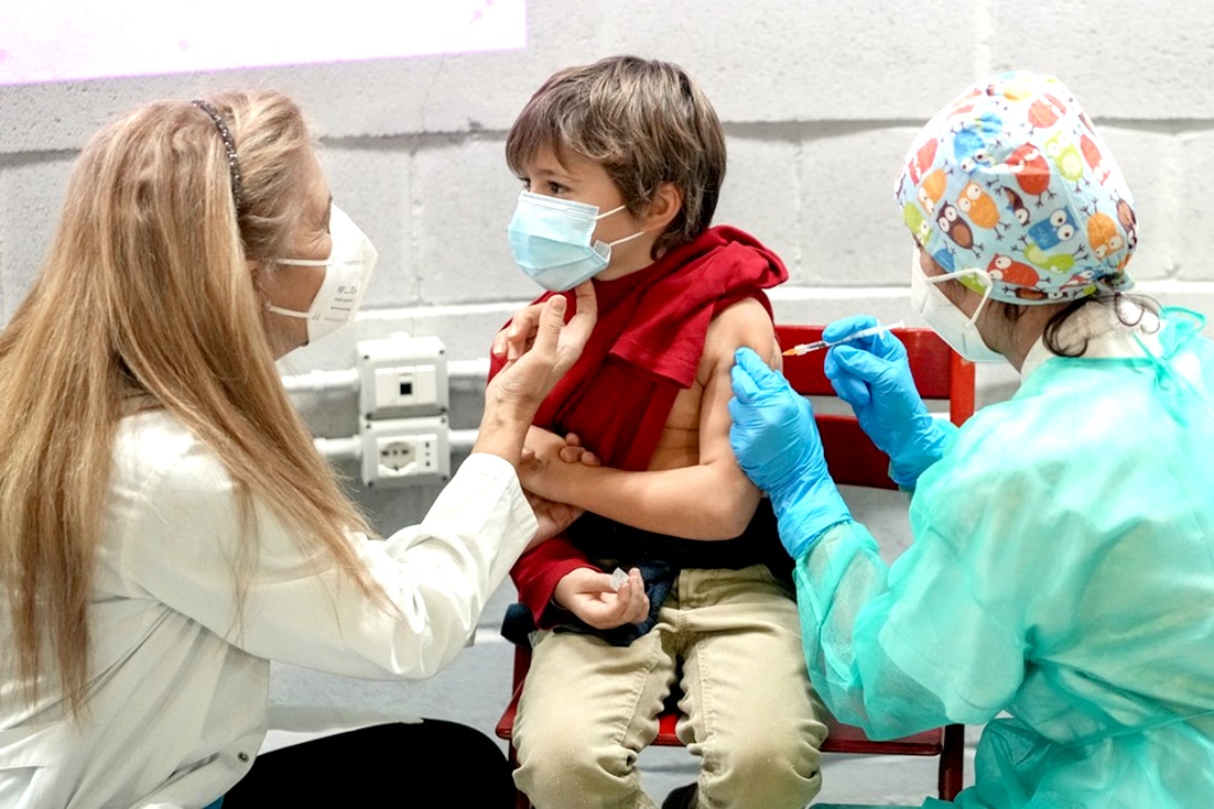 Photo of Bolsonaro bate o pé, mas ciência o obriga a vacinar as crianças contra a covid-19  BNRJ