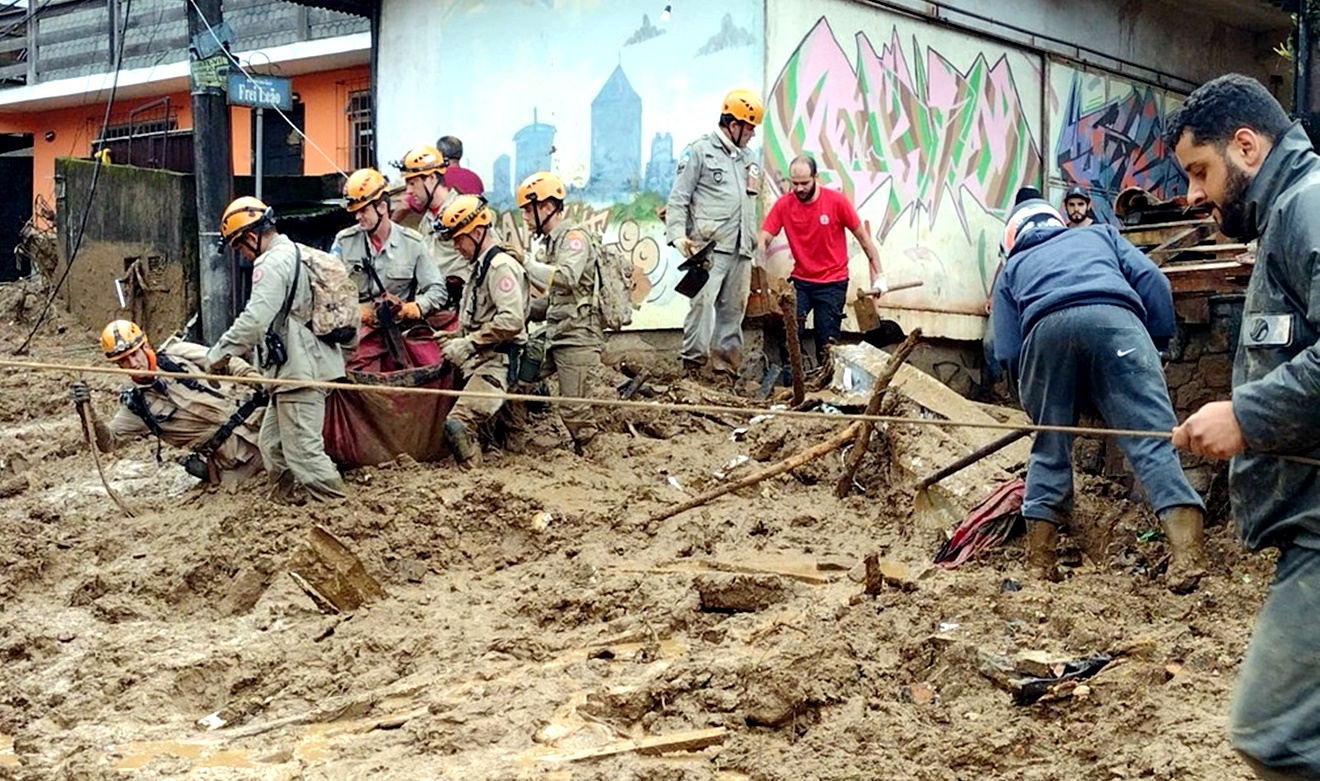 Photo of Sobe para 38 o número de mortos após temporal em Petrópolis  BN Noticias