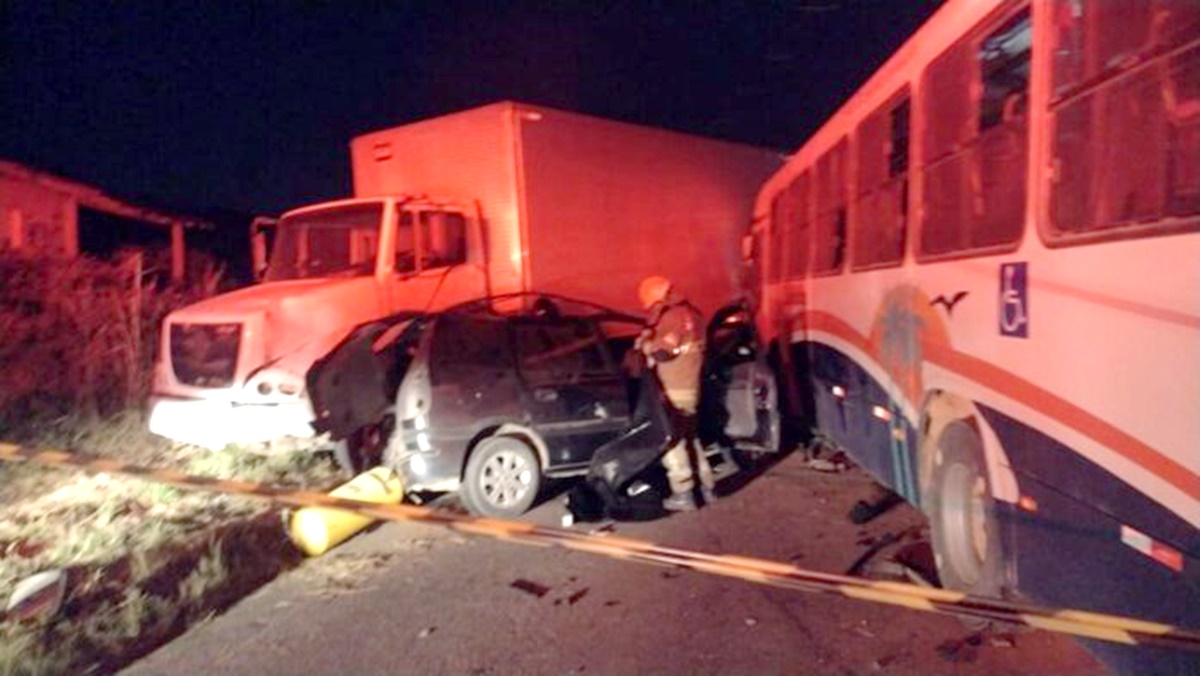Photo of Um acidente com ônibus carro e caminhão deixa 1 morto 8 feridos na Região dos Lagos  BNRJ
