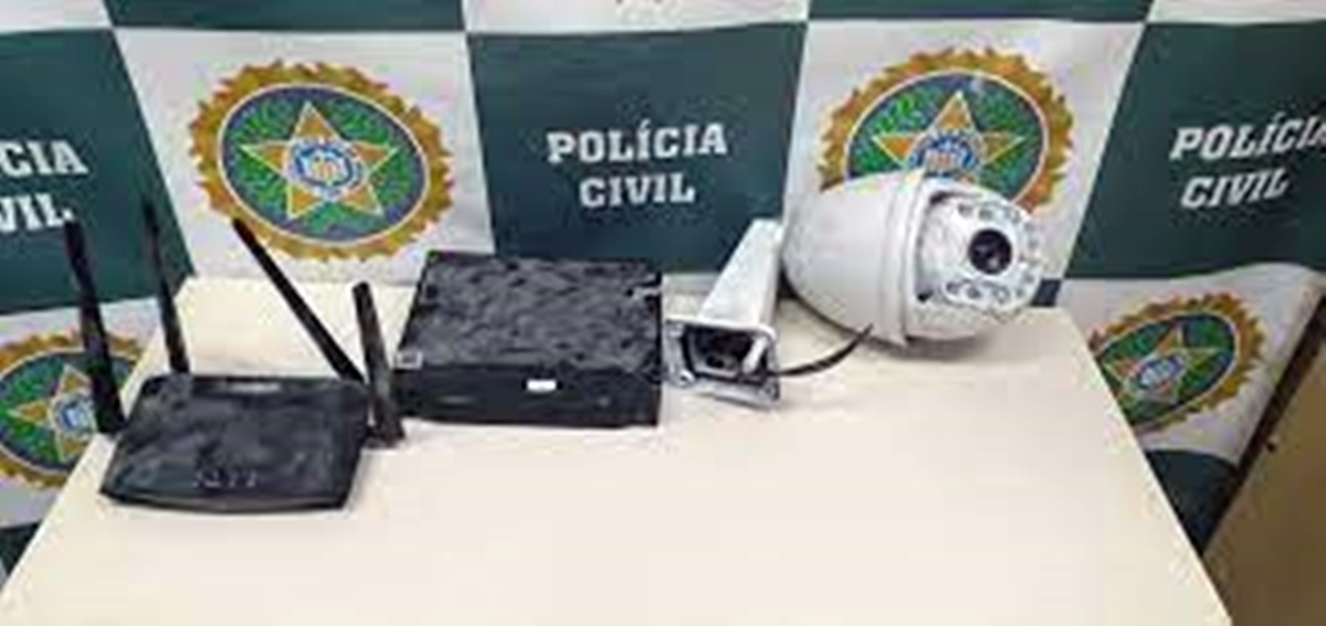 Photo of Polícia encontra câmera usada para monitorar batalhão da PM  / Banca de Noticias