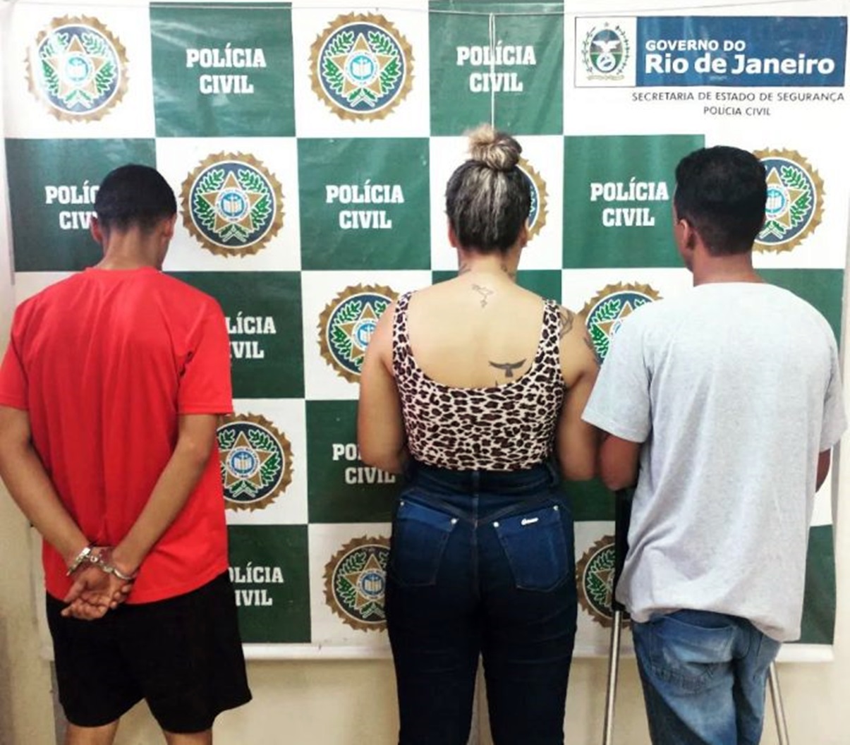 Photo of Trio é preso por tráfico de drogas em Araruama  / BNRJ