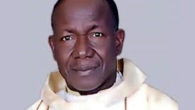 Photo of Padre é queimado vivo durante ataque em igreja católica da Nigéria  l Mundo l Banca de Notícias RJ