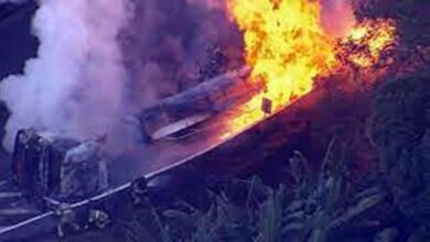 Photo of Na Serra de Petrópolis caminhão de combustível pega fogo e motorista morre no local