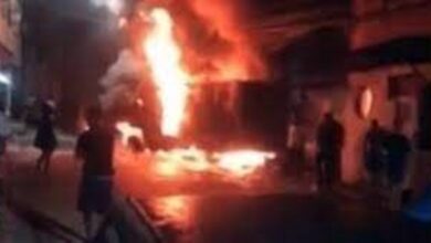 Photo of Criminosos ateiam fogo com coquetel molotov em blindado da PM no Rio / BNRJ