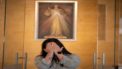 Photo of Padre me estuprou e obrigou a abortar’: as denúncias de abusos de menores em igrejas na Colômbia