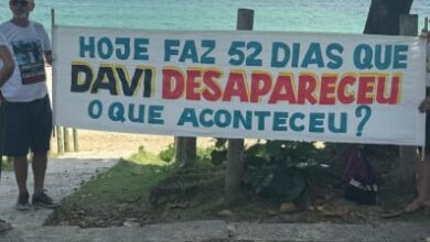 Photo of No aniversário de Edson Davi, família faz novo protesto na Praia da Barra